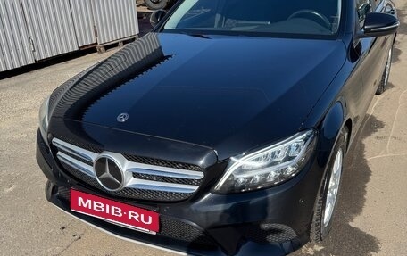 Mercedes-Benz C-Класс, 2019 год, 2 400 000 рублей, 1 фотография