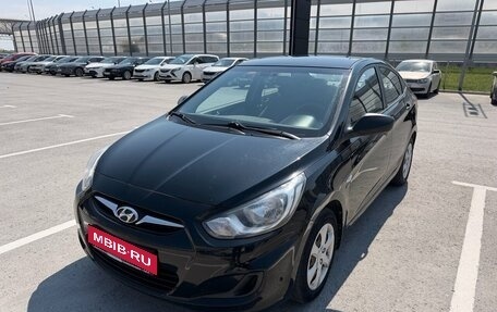 Hyundai Solaris II рестайлинг, 2012 год, 800 000 рублей, 1 фотография