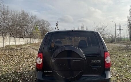 Chevrolet Niva I рестайлинг, 2011 год, 600 000 рублей, 4 фотография