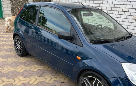 Ford Fiesta, 2005 год, 309 000 рублей, 3 фотография