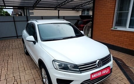 Volkswagen Touareg III, 2015 год, 2 750 000 рублей, 2 фотография