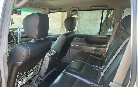 Toyota Land Cruiser 100 рестайлинг 2, 2006 год, 2 650 000 рублей, 9 фотография