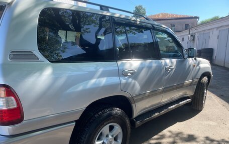 Toyota Land Cruiser 100 рестайлинг 2, 2006 год, 2 650 000 рублей, 5 фотография