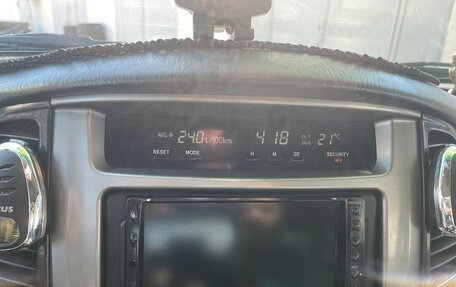 Toyota Land Cruiser 100 рестайлинг 2, 2006 год, 2 650 000 рублей, 22 фотография