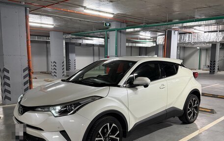 Toyota C-HR I рестайлинг, 2016 год, 1 560 000 рублей, 4 фотография