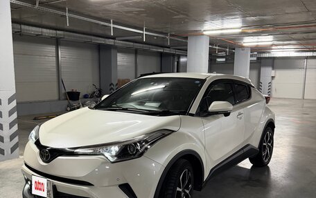 Toyota C-HR I рестайлинг, 2016 год, 1 560 000 рублей, 2 фотография