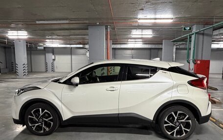 Toyota C-HR I рестайлинг, 2016 год, 1 560 000 рублей, 9 фотография