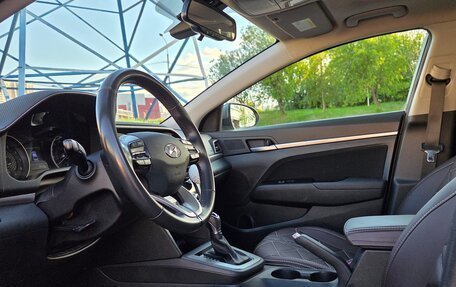 Hyundai Elantra VI рестайлинг, 2018 год, 1 580 000 рублей, 5 фотография