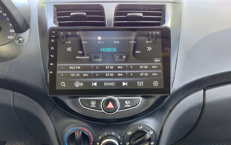 Hyundai Solaris II рестайлинг, 2013 год, 815 000 рублей, 18 фотография