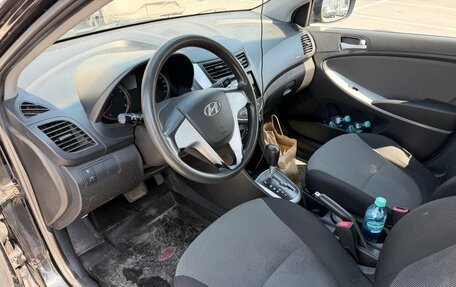 Hyundai Solaris II рестайлинг, 2012 год, 800 000 рублей, 5 фотография