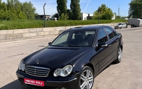 Mercedes-Benz C-Класс, 2006 год, 750 000 рублей, 1 фотография