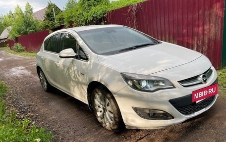 Opel Astra J, 2014 год, 700 000 рублей, 2 фотография