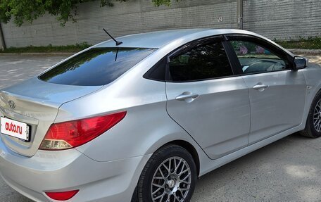 Hyundai Solaris II рестайлинг, 2013 год, 750 000 рублей, 5 фотография