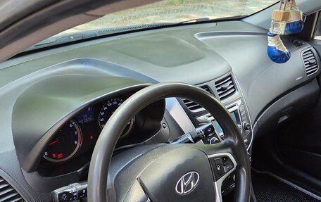 Hyundai Solaris II рестайлинг, 2013 год, 750 000 рублей, 8 фотография