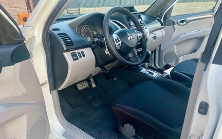 Mitsubishi Pajero Sport II рестайлинг, 2015 год, 1 750 000 рублей, 14 фотография