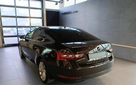 Skoda Superb III рестайлинг, 2017 год, 1 949 000 рублей, 6 фотография