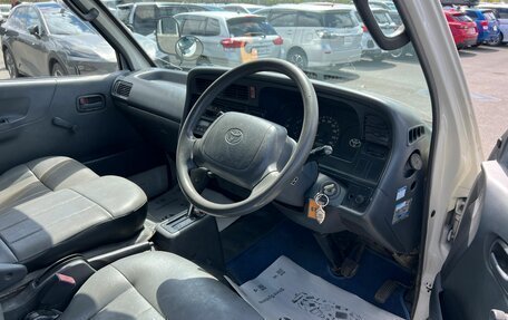Toyota HiAce H100, 2000 год, 859 000 рублей, 10 фотография