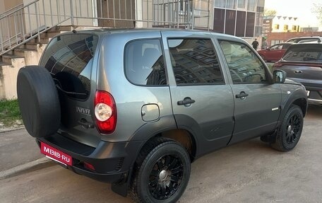 Chevrolet Niva I рестайлинг, 2017 год, 800 000 рублей, 2 фотография