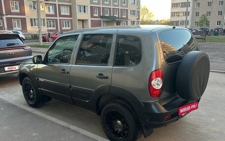 Chevrolet Niva I рестайлинг, 2017 год, 800 000 рублей, 4 фотография