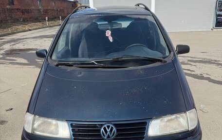 Volkswagen Sharan I рестайлинг, 1997 год, 370 000 рублей, 1 фотография