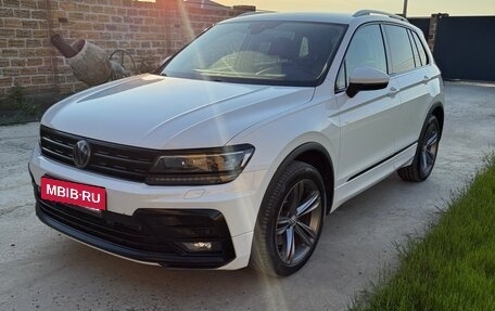 Volkswagen Tiguan II, 2019 год, 2 950 000 рублей, 2 фотография