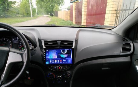 Hyundai Solaris II рестайлинг, 2011 год, 585 000 рублей, 6 фотография
