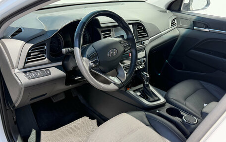 Hyundai Elantra VI рестайлинг, 2019 год, 1 895 000 рублей, 10 фотография