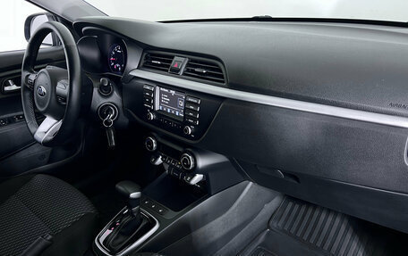 KIA Rio IV, 2020 год, 1 735 000 рублей, 10 фотография