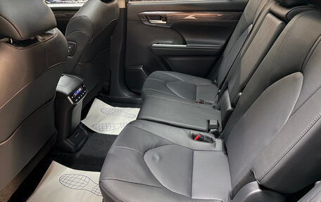 Toyota Highlander, 2026 год, 5 299 000 рублей, 29 фотография