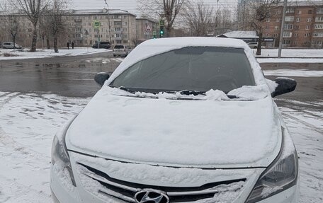 Hyundai Solaris II рестайлинг, 2015 год, 970 000 рублей, 2 фотография