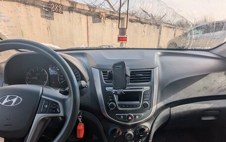 Hyundai Solaris II рестайлинг, 2015 год, 970 000 рублей, 6 фотография