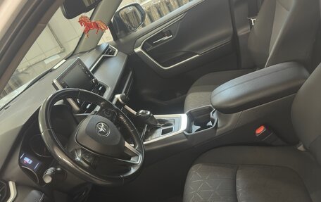 Toyota RAV4, 2021 год, 3 100 000 рублей, 5 фотография