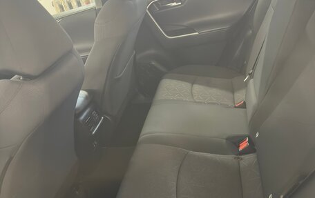 Toyota RAV4, 2021 год, 3 100 000 рублей, 4 фотография