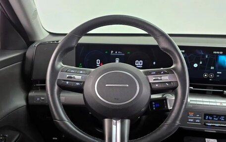Hyundai Kona, 2023 год, 1 820 000 рублей, 16 фотография