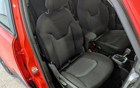 Jeep Renegade I рестайлинг, 2019 год, 1 800 000 рублей, 15 фотография