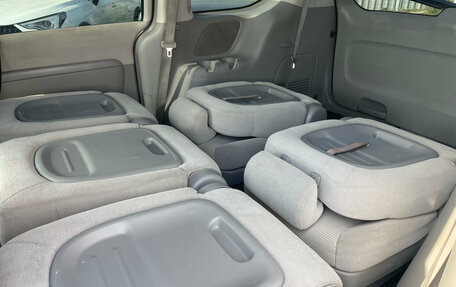 KIA Carnival III, 2008 год, 680 000 рублей, 16 фотография