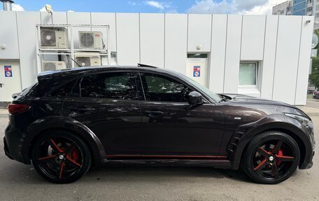 Infiniti QX70, 2015 год, 2 300 000 рублей, 12 фотография