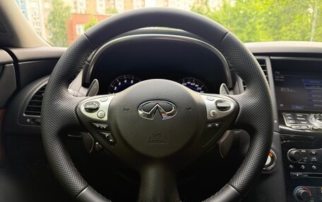 Infiniti QX70, 2015 год, 2 300 000 рублей, 30 фотография