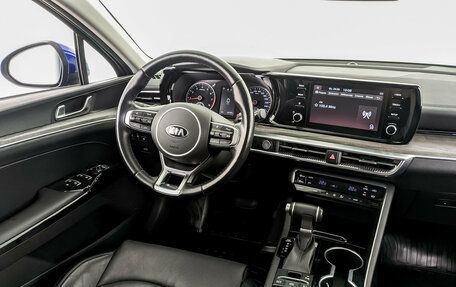 KIA K5, 2021 год, 2 800 000 рублей, 28 фотография