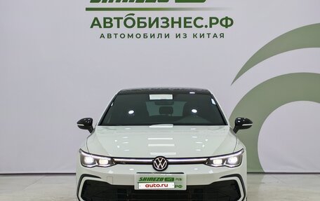 Volkswagen Golf VIII, 2022 год, 1 970 000 рублей, 2 фотография