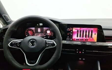 Volkswagen Golf VIII, 2022 год, 1 970 000 рублей, 14 фотография