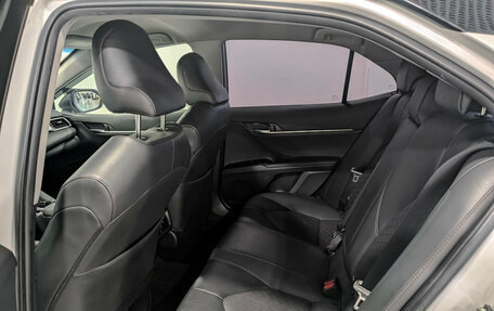 Toyota Camry, 2020 год, 3 060 000 рублей, 18 фотография