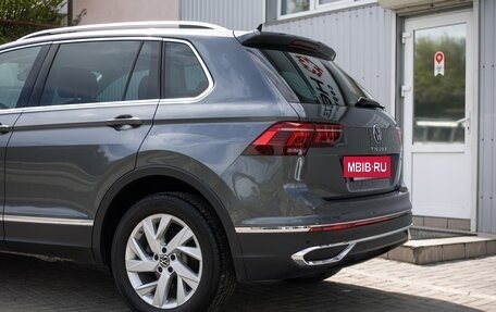Volkswagen Tiguan II, 2021 год, 3 800 000 рублей, 4 фотография