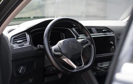 Volkswagen Tiguan II, 2021 год, 3 800 000 рублей, 20 фотография