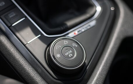 Volkswagen Tiguan II, 2021 год, 3 800 000 рублей, 25 фотография