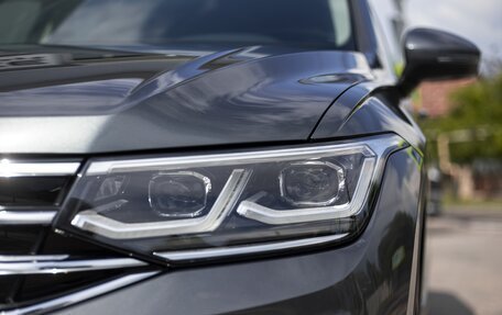 Volkswagen Tiguan II, 2021 год, 3 800 000 рублей, 29 фотография