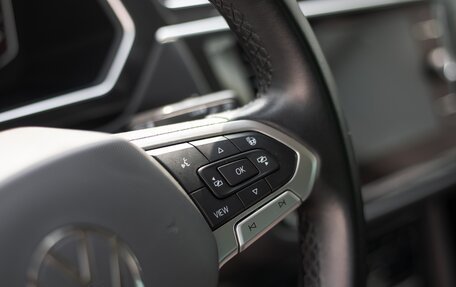 Volkswagen Tiguan II, 2021 год, 3 800 000 рублей, 24 фотография