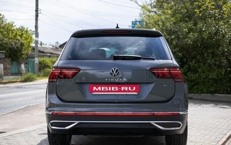 Volkswagen Tiguan II, 2021 год, 3 800 000 рублей, 27 фотография