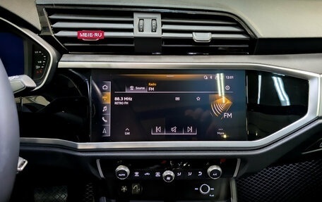 Audi Q3, 2023 год, 3 995 000 рублей, 15 фотография