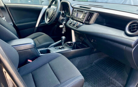 Toyota RAV4, 2015 год, 1 895 000 рублей, 13 фотография